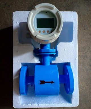 Đồng hồ đo lưu lượng nước điện từ